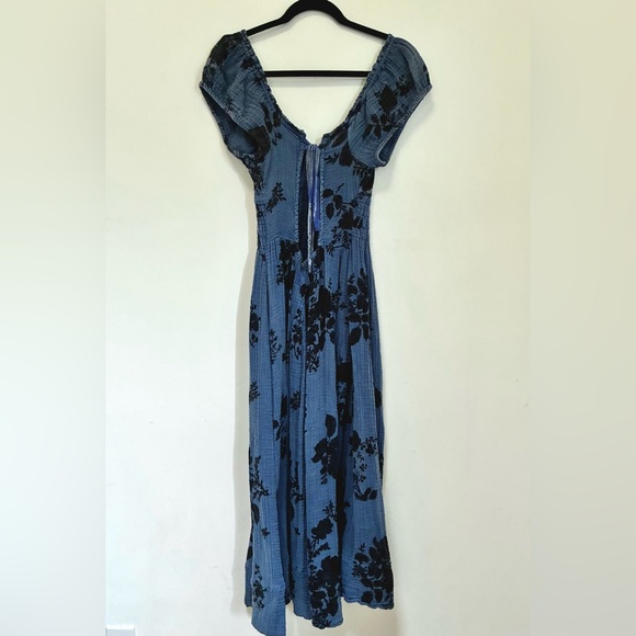 Free People Forget me not Maxi in Oceana Blue Floral with ruched ruched bodice - Picture 5 of 6